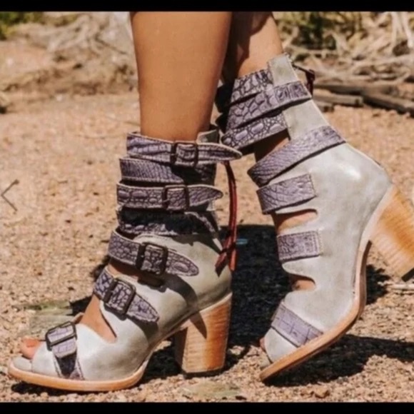 BNIB/NWT🤩 •FREEBIRD🦅BY STEVEN• 'Bond' in Ice Multi Size 8